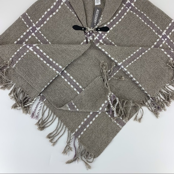 Accessory St New York NWT Shawl Style Knit Fringed Poncho, One Size - Picture 12 of 16